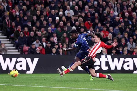 دقيقة بدقيقة.. سندرلاند 1-1 أرسنال.. فرصة ضائعة (فيديو)